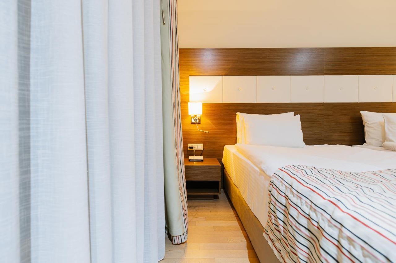 Hotel Dukagjini Peje Extérieur photo